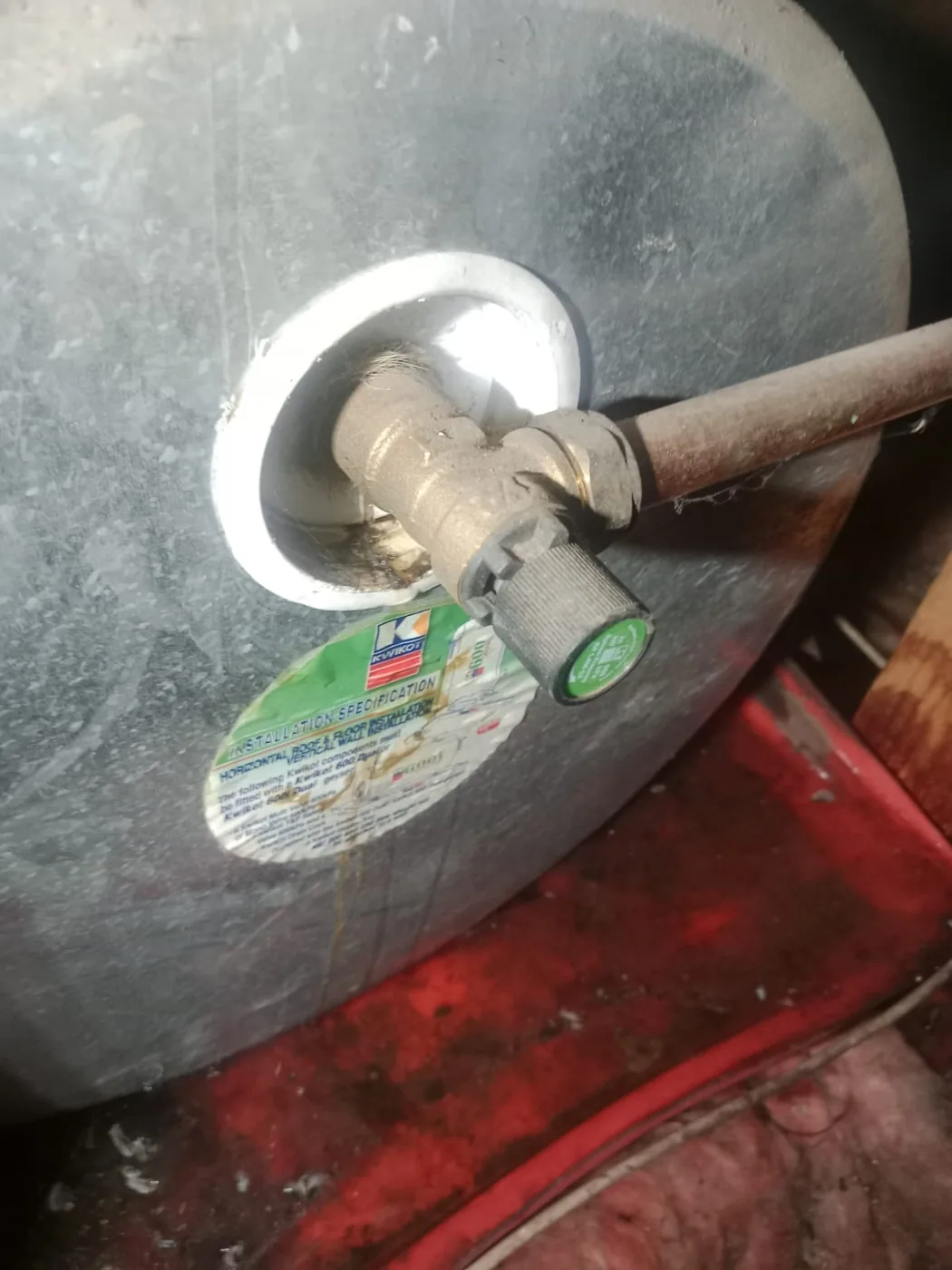 Randpark Ridge geyser safety valve replaced after thermostat fault caused discharge